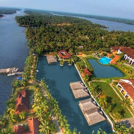 Plumeria Lake Resort & Spa Vayalār Buitenkant foto