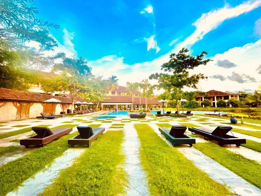 Plumeria Lake Resort & Spa Vayalār Buitenkant foto