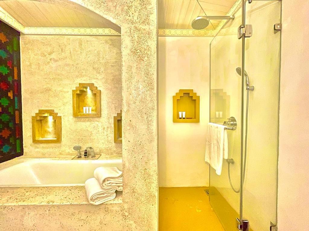 Plumeria Lake Resort & Spa Vayalār Buitenkant foto