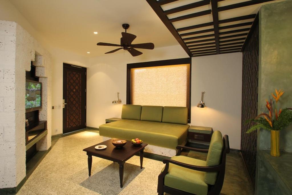 Plumeria Lake Resort & Spa Vayalār Buitenkant foto