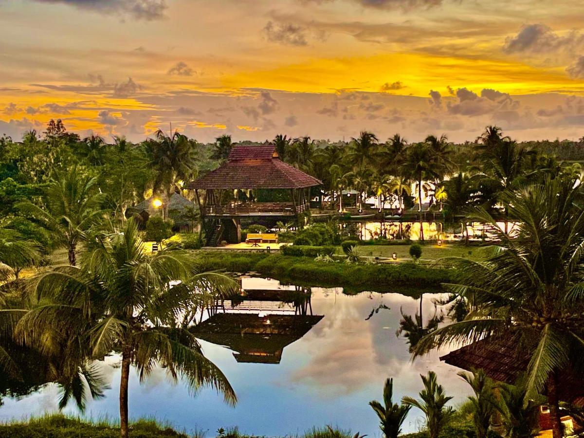 Plumeria Lake Resort & Spa Vayalār Buitenkant foto
