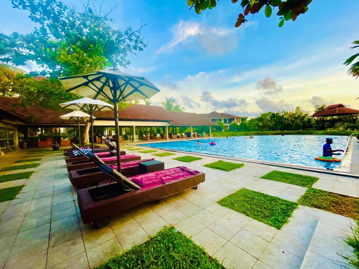 Plumeria Lake Resort & Spa Vayalār Buitenkant foto
