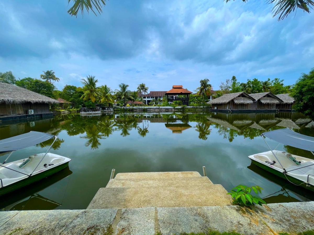 Plumeria Lake Resort & Spa Vayalār Buitenkant foto